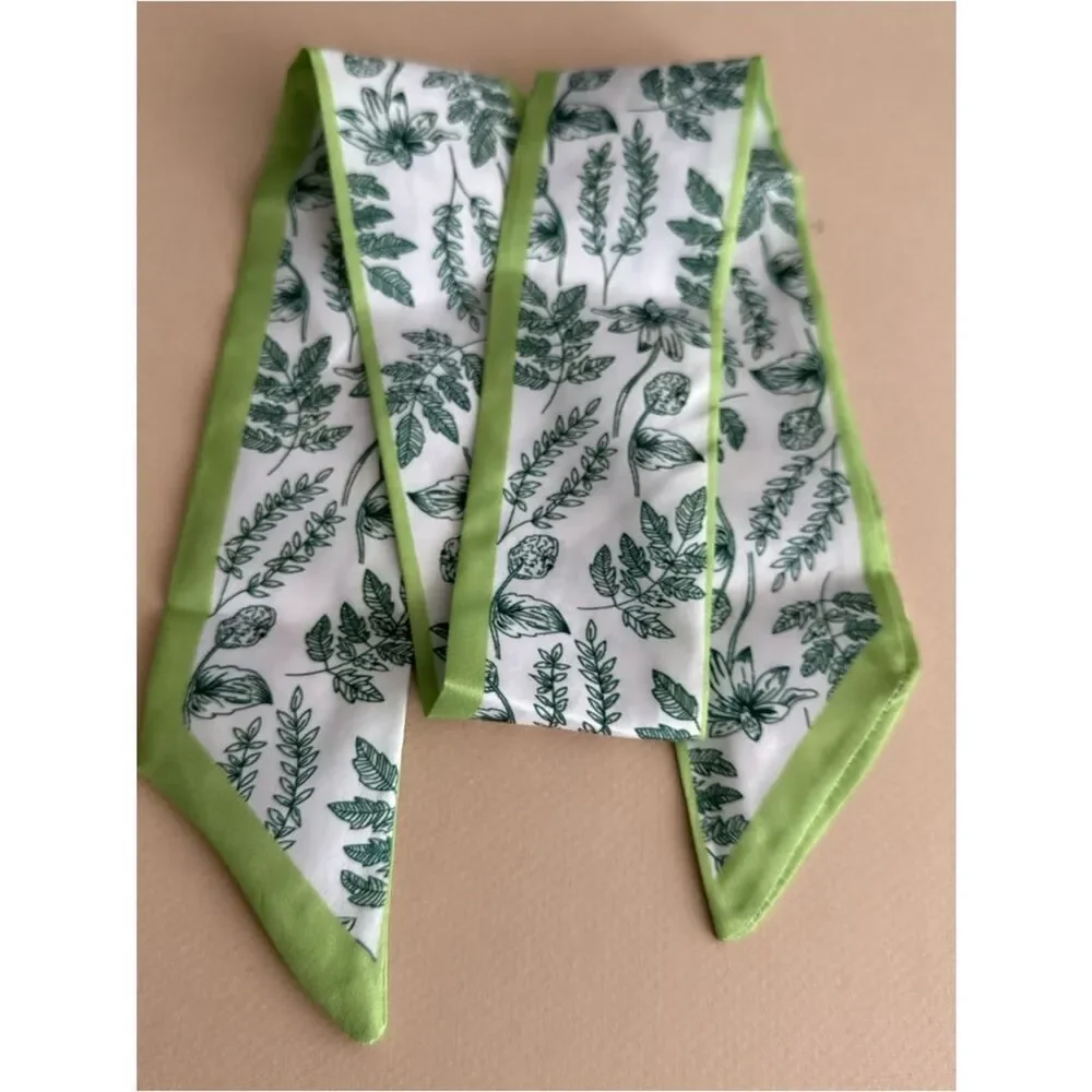 Green Botanical Print Scarf M1672
